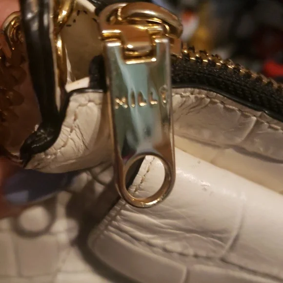 Milly Embossed Cream Lambskin Bag - Picture 5 of 10